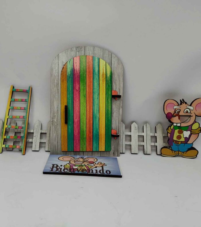 puerta ratón perez madera