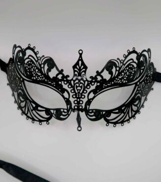 Antifaz metálico negro