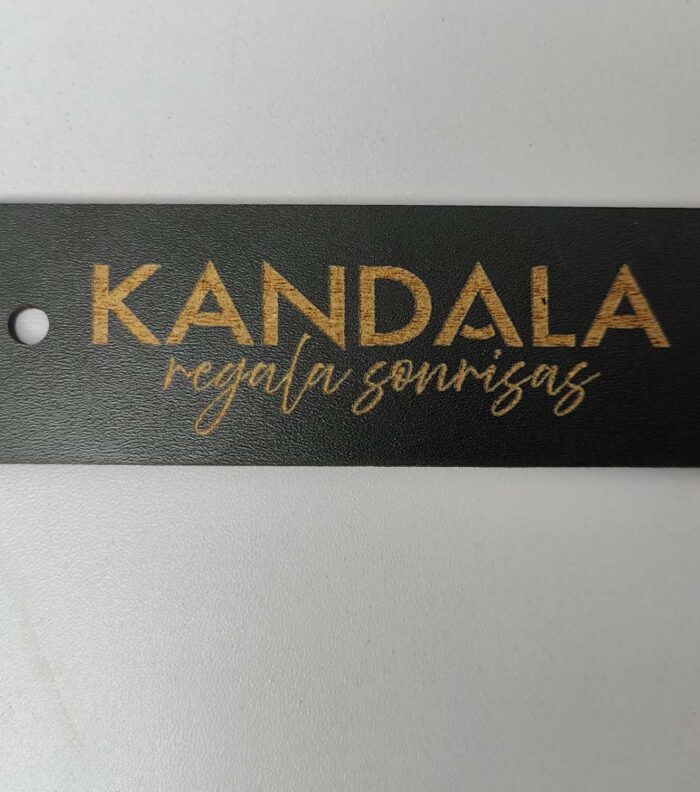 plancha-madera-mdf-negra-grabada-a-láser